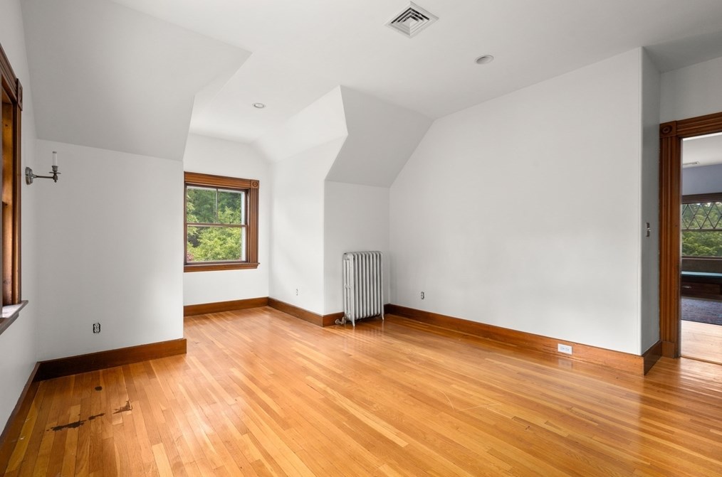 536 Walnut St, Newton MA 02460-2467 exterior