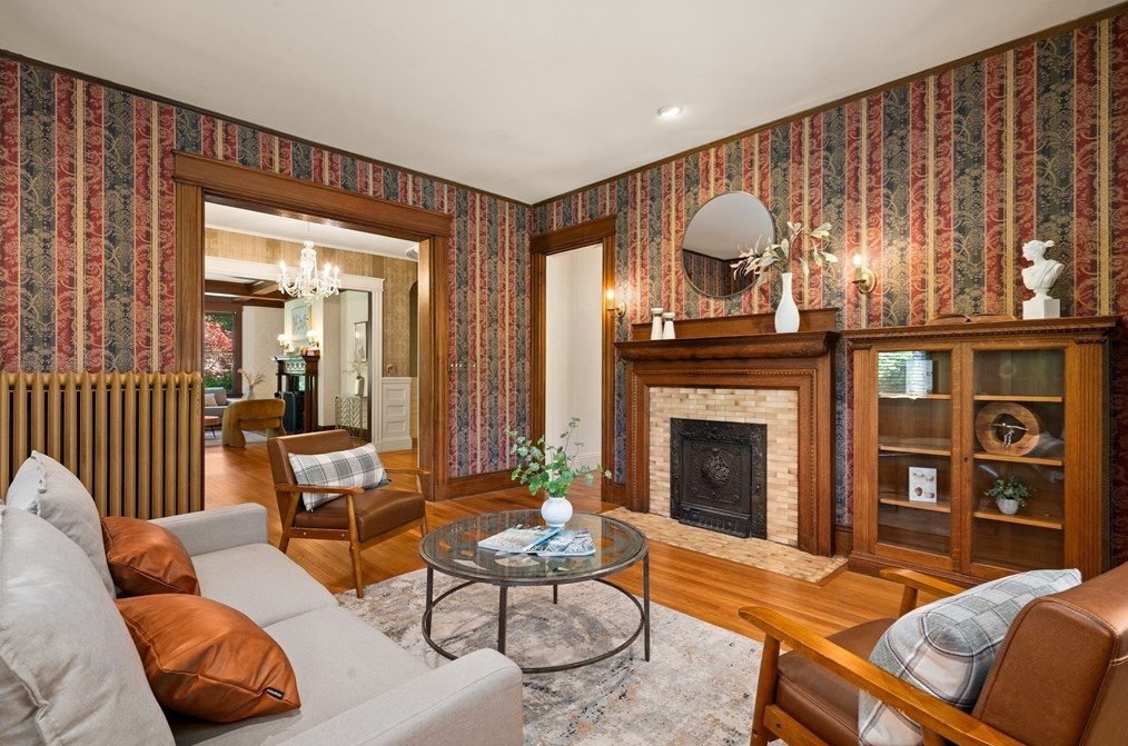 536 Walnut St, Newton MA 02460-2467 exterior