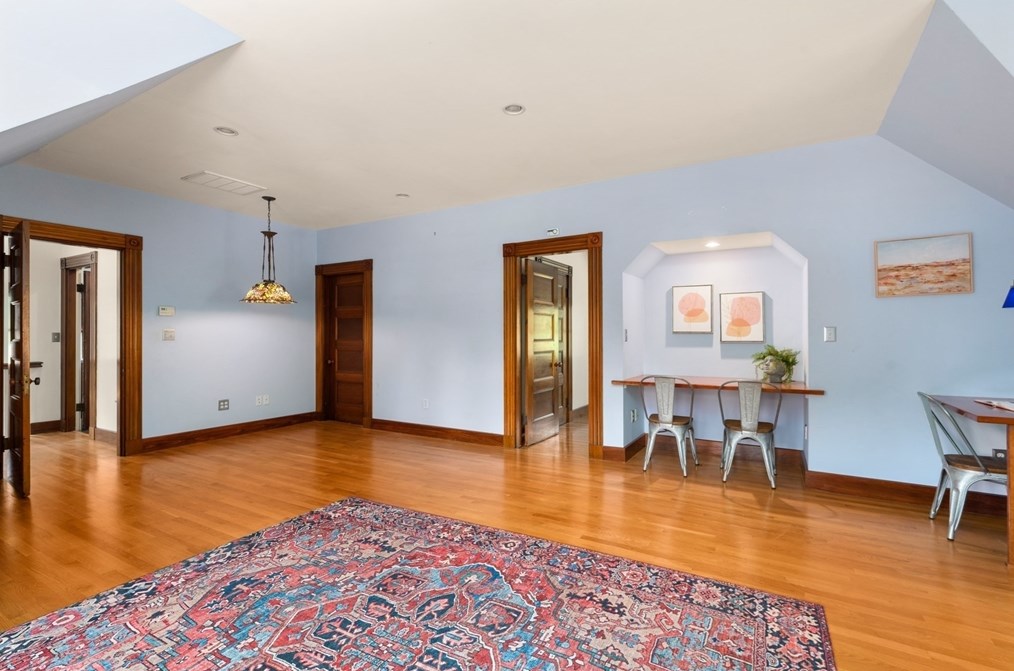 536 Walnut St, Newton MA 02460-2467 exterior