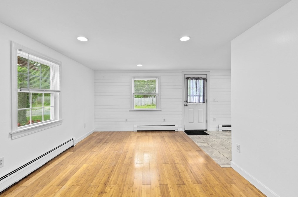 11 Brothers Ln, Harwich MA 02645-1509 exterior