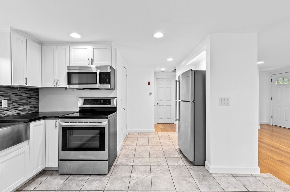 11 Brothers Ln, Harwich MA 02645-1509 exterior