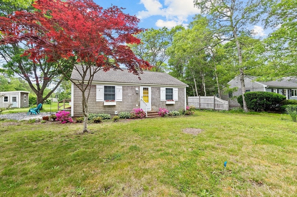 11 Brothers Ln, Harwich MA 02645-1509 exterior