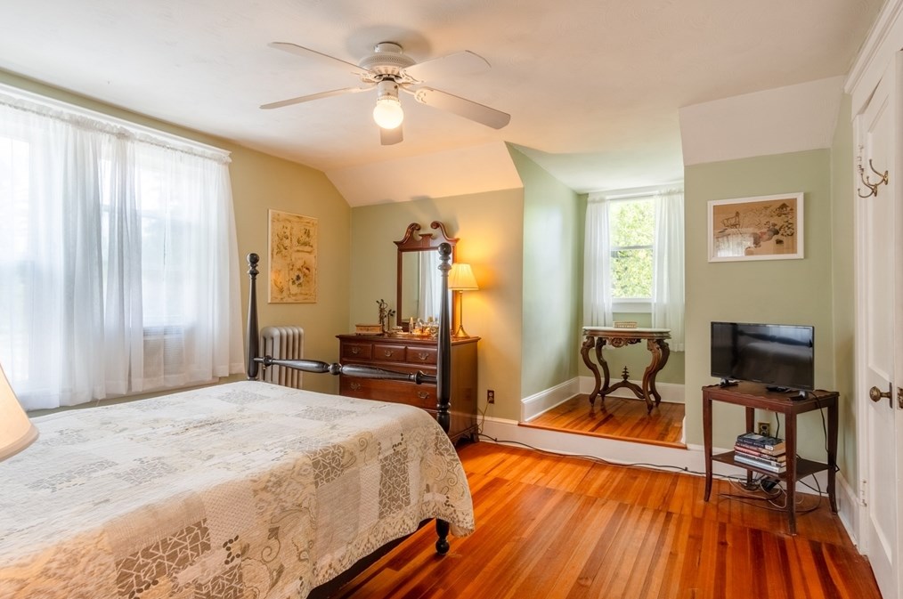 160 Abbott St, Springfield MA  01118-1601 exterior