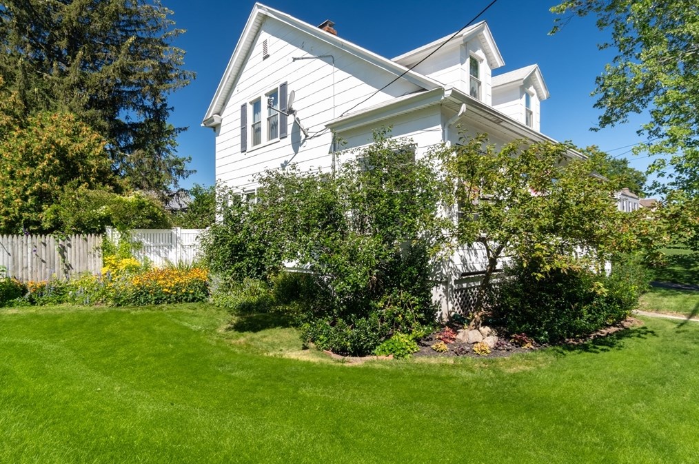 160 Abbott St, Springfield MA  01118-1601 exterior