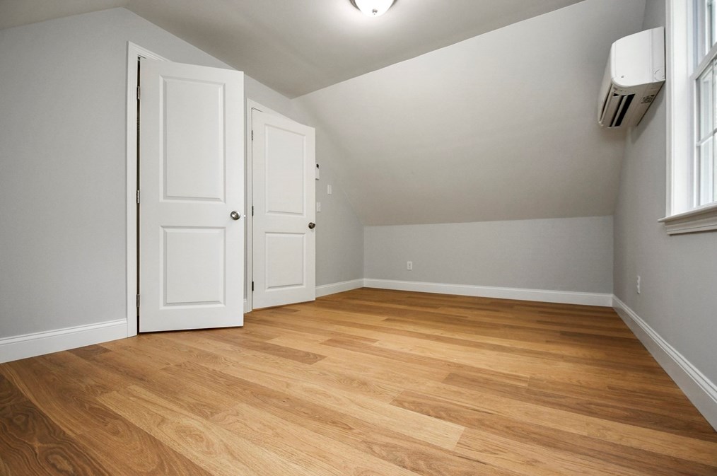 8 Milford St, Plymouth MA 02360-5722 exterior