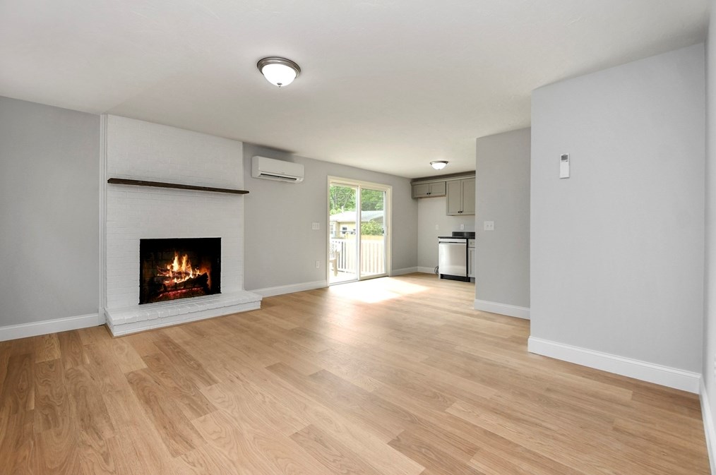 8 Milford St, Plymouth MA 02360-5722 exterior