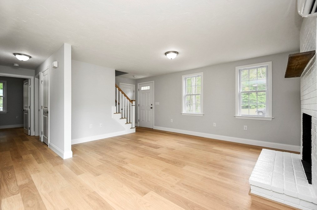 8 Milford St, Plymouth MA 02360-5722 exterior