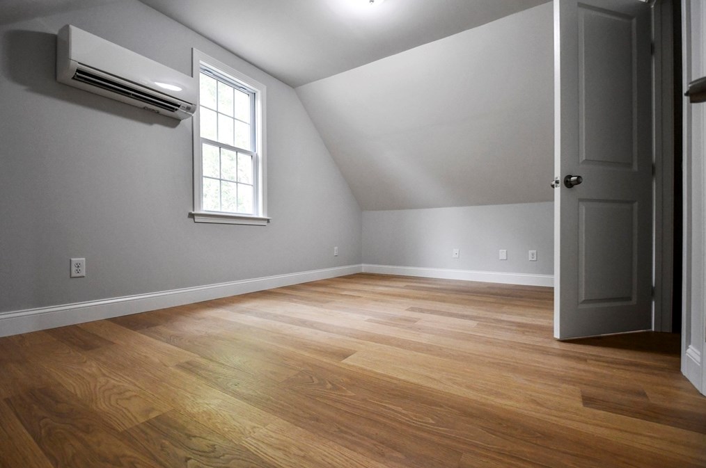 8 Milford St, Plymouth MA 02360-5722 exterior