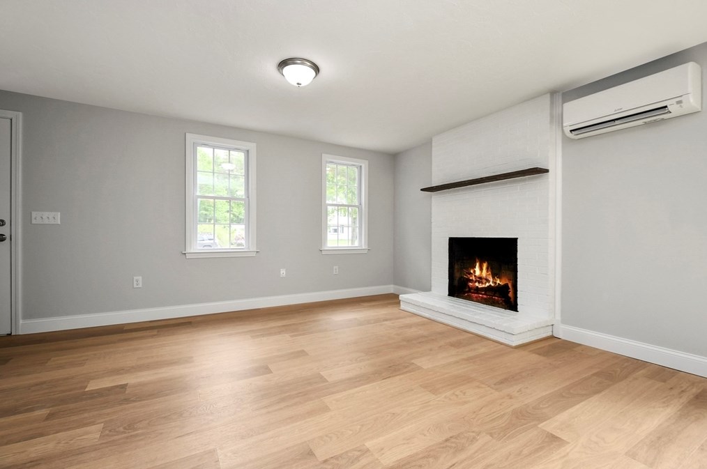 8 Milford St, Plymouth MA 02360-5722 exterior