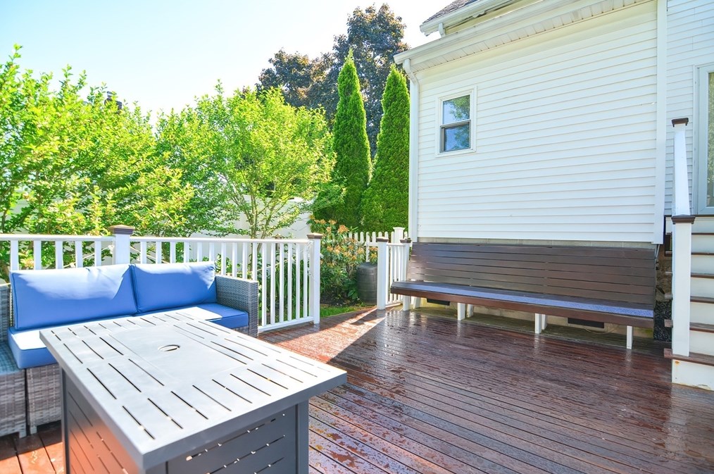 109 Colburn St, Dedham MA  02026-2326 exterior