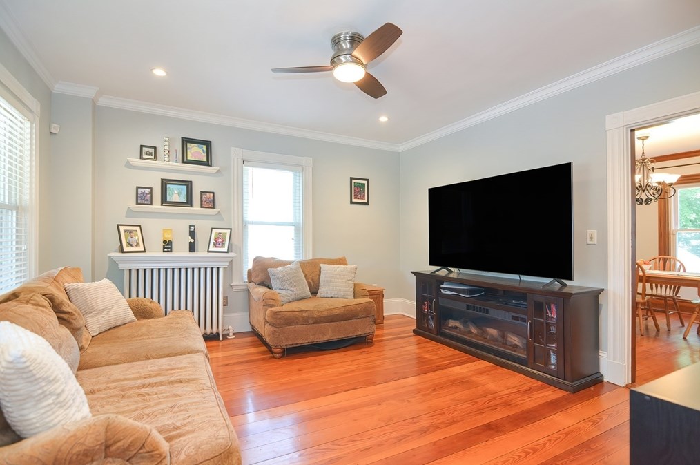 109 Colburn St, Dedham MA  02026-2326 exterior