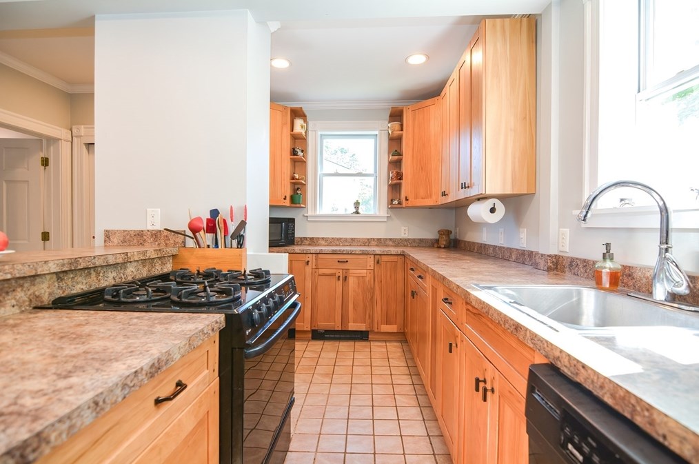 109 Colburn St, Dedham MA  02026-2326 exterior