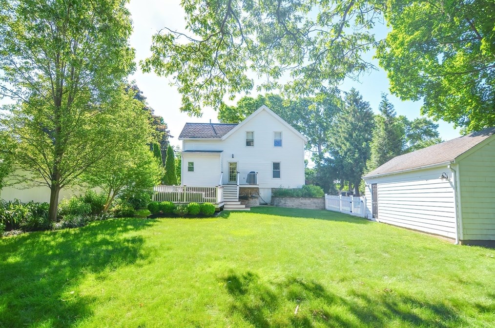 109 Colburn St, Dedham MA  02026-2326 exterior