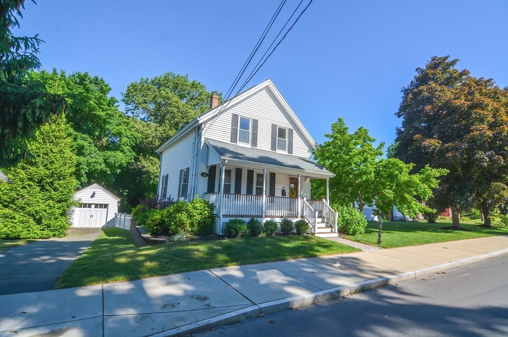 109 Colburn St, Dedham MA  02026-2326 exterior