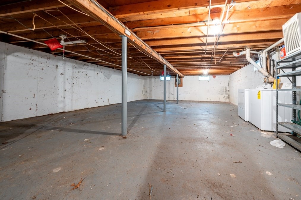 3 Phyllis Dr, Yarmouth MA 02664-1641 exterior