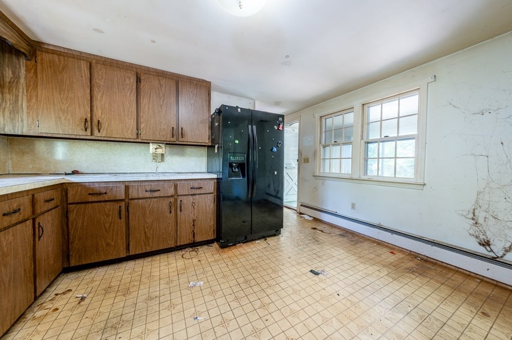 3 Phyllis Dr, Yarmouth MA 02664-1641 exterior