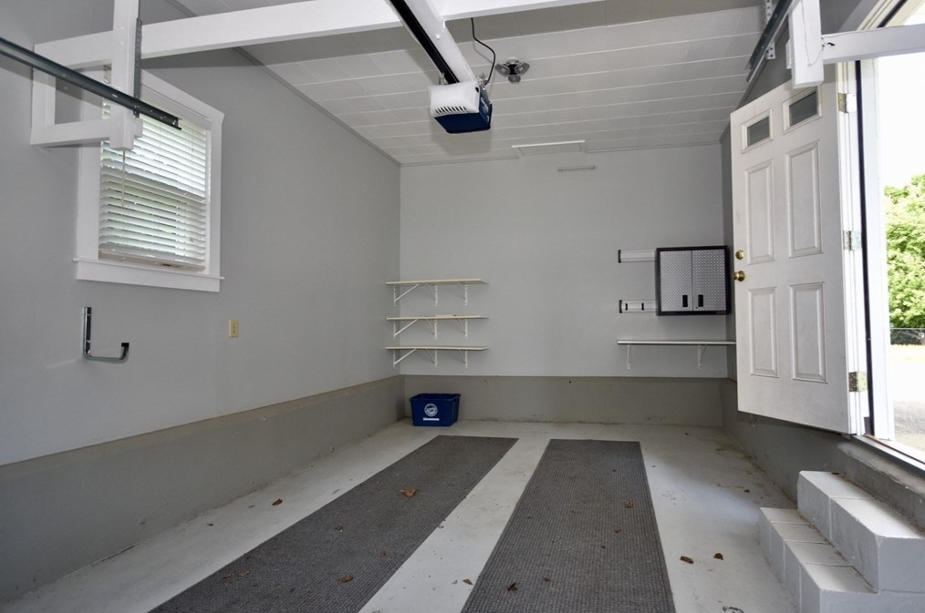 1053 Dewey St, New Bedford MA 02745-1521 exterior