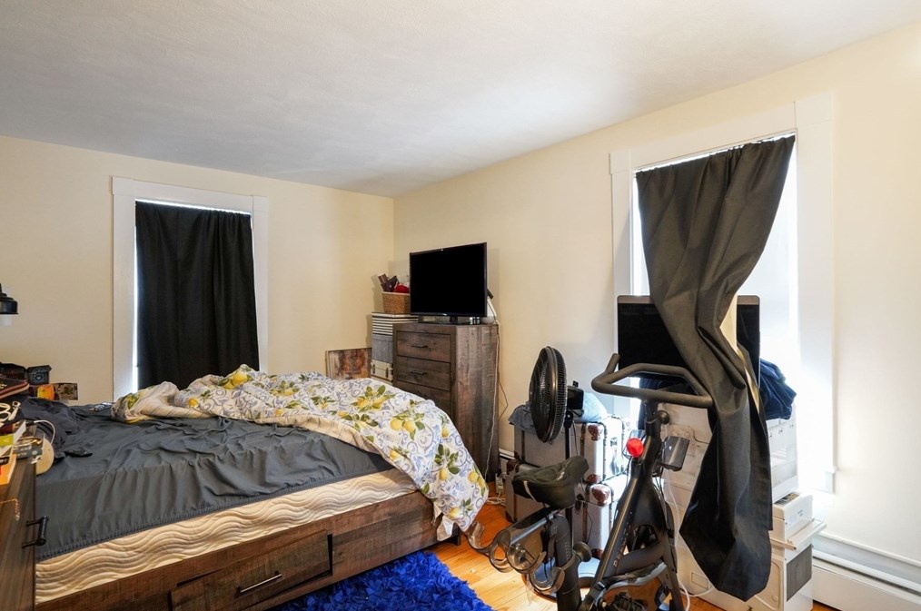 6 Horton St, Salem MA 01970-2847 exterior