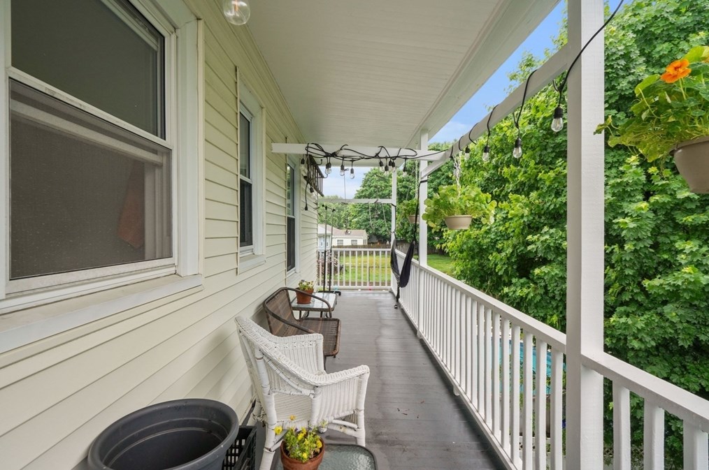 6 Horton St, Salem MA 01970-2847 exterior