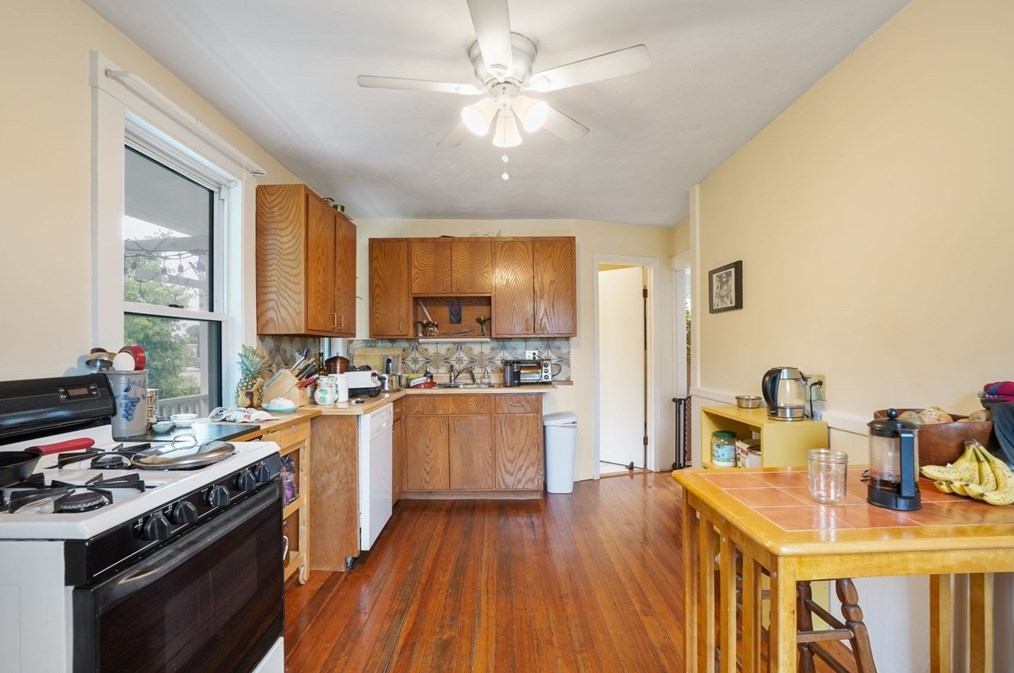 6 Horton St, Salem MA 01970-2847 exterior