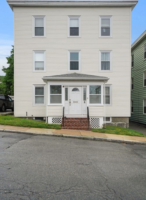 6 Horton St, Salem MA 01970-2847 exterior