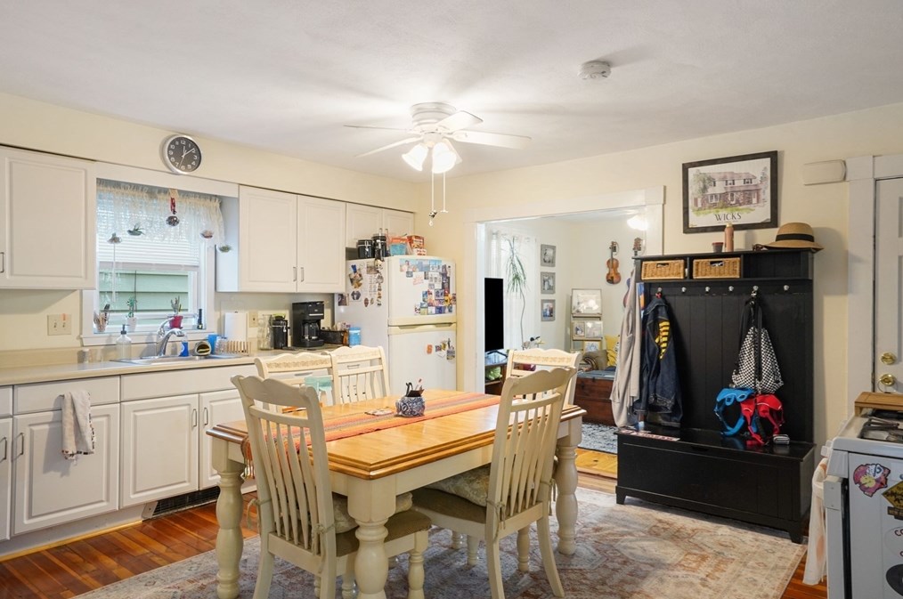 6 Horton St, Salem MA 01970-2847 exterior