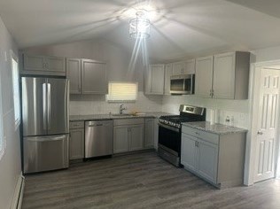 73 Frost Rd, Tyngsborough MA 01879-1127 exterior