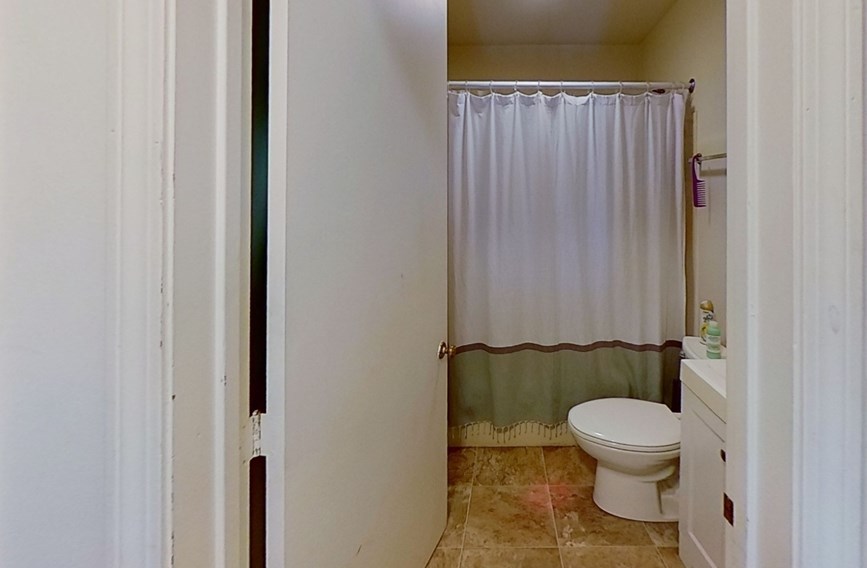 310 Belchertown Rd, Amherst MA 01002-2627 exterior