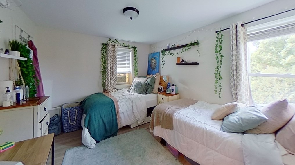 310 Belchertown Rd, Amherst MA 01002-2627 exterior