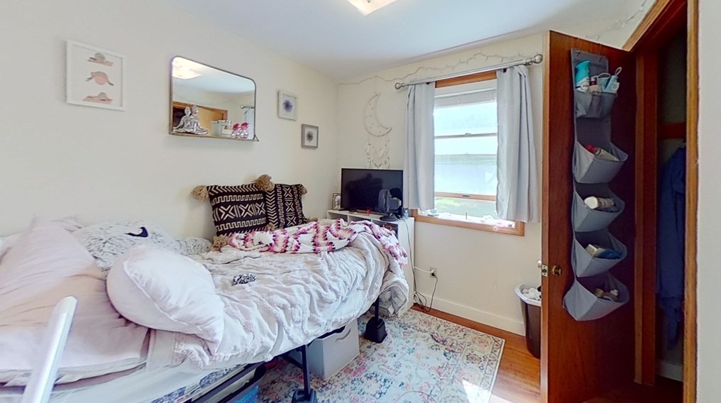 310 Belchertown Rd, Amherst MA 01002-2627 exterior