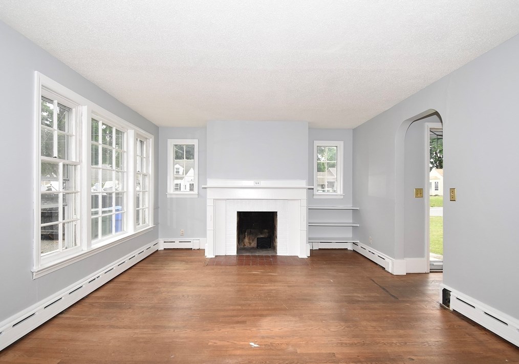 17 Old Brk Rd, Springfield MA 01118-1411 exterior