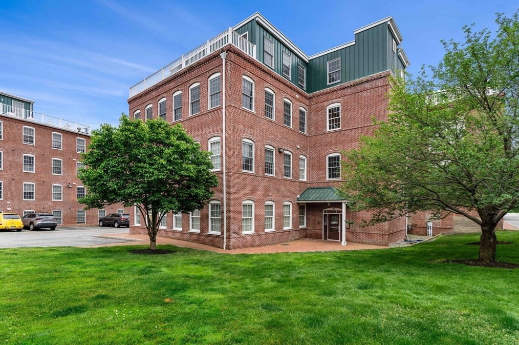 15 Cedar St, Amesbury MA  01913-1805 exterior