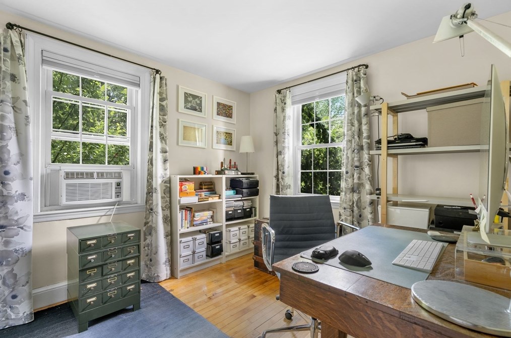 29 Doris Dr, Weymouth MA 02191-2044 exterior