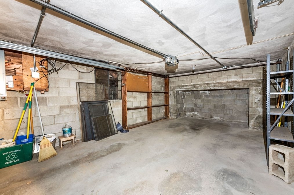 5 Bencliffe Cir, Newton MA 02466-1101 exterior