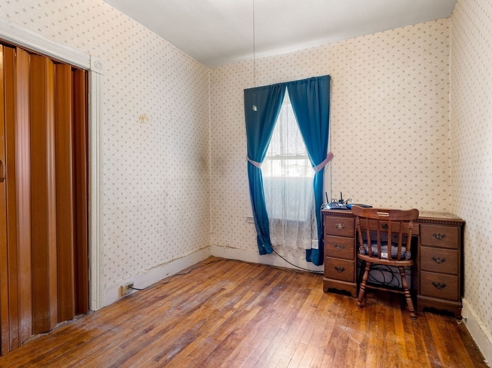 91 Fox St, Worcester MA 01604-4344 exterior