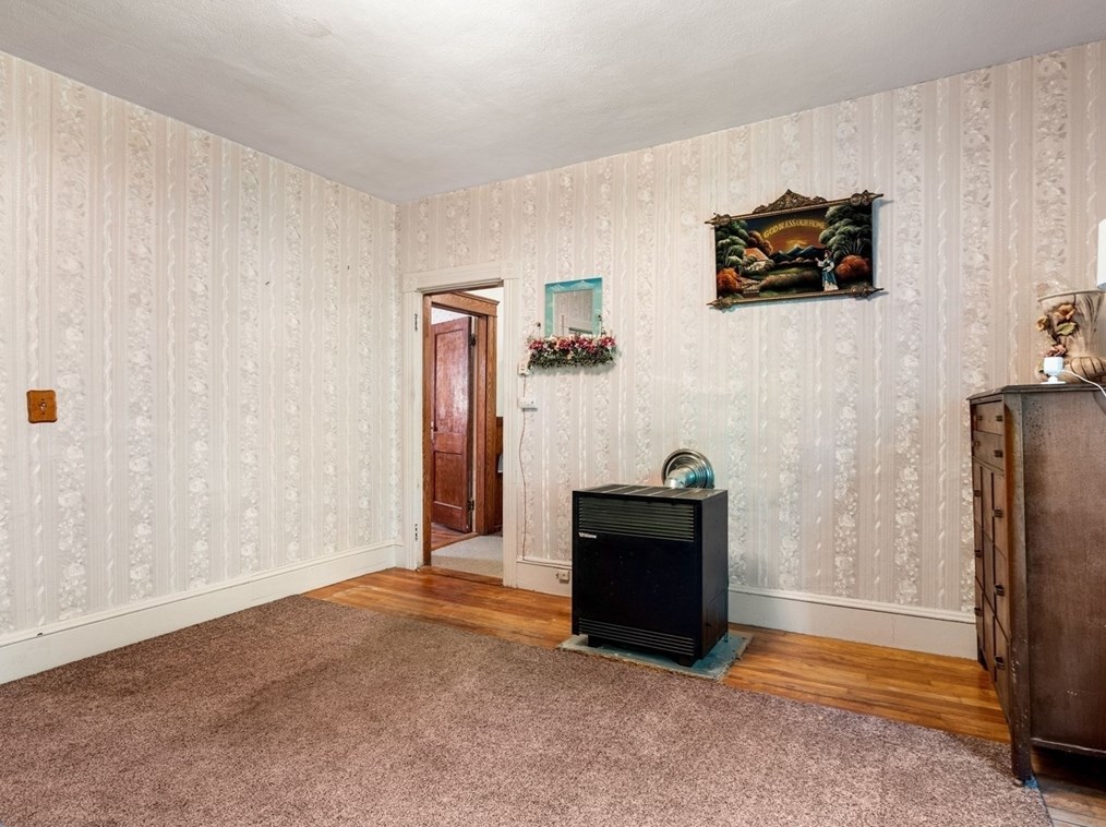 91 Fox St, Worcester MA 01604-4344 exterior