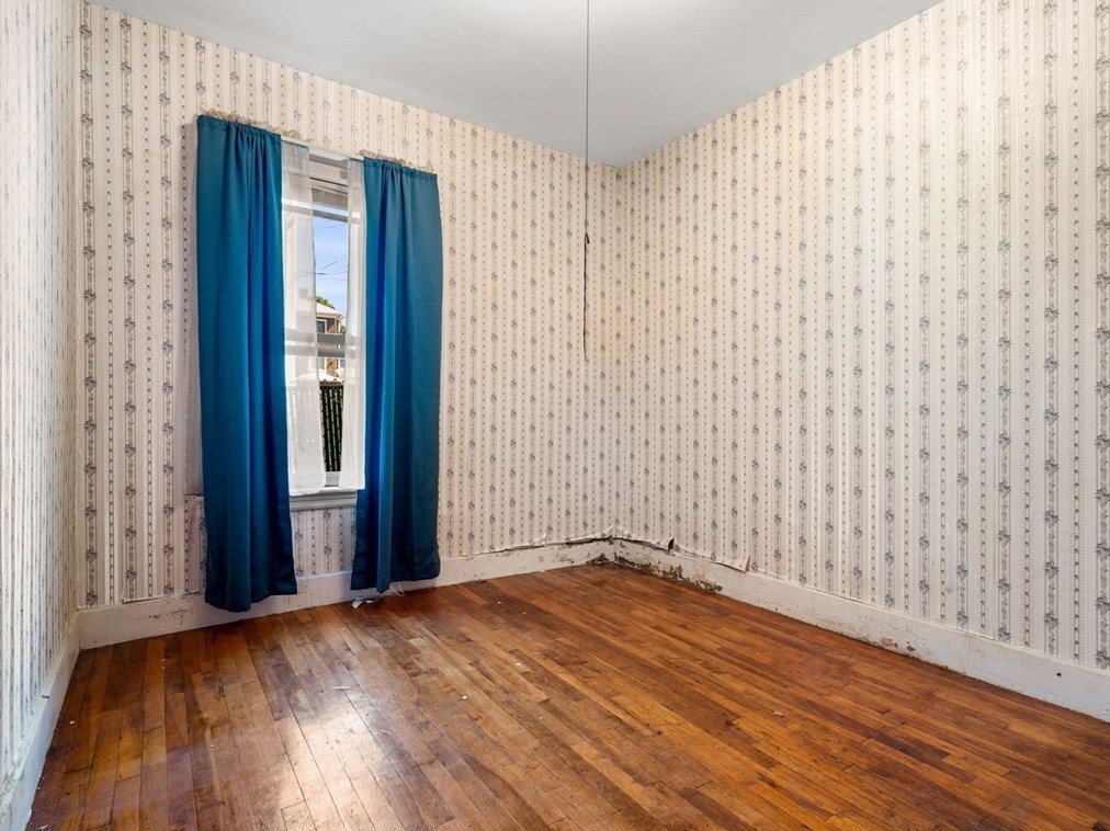 91 Fox St, Worcester MA 01604-4344 exterior