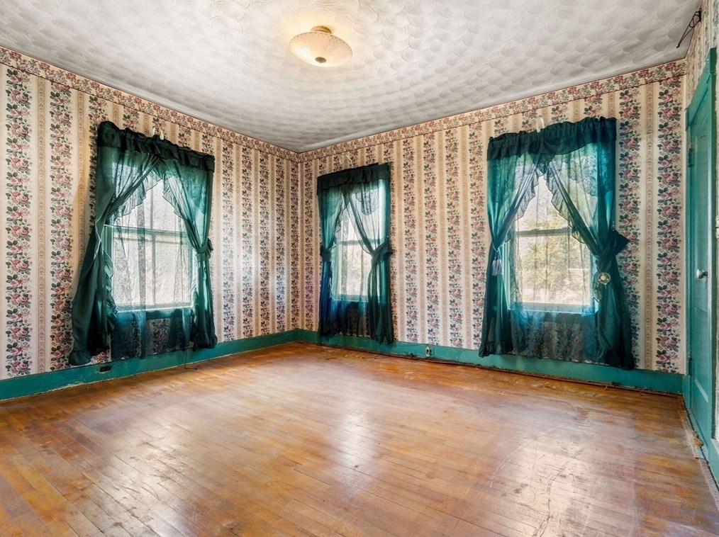 91 Fox St, Worcester MA 01604-4344 exterior