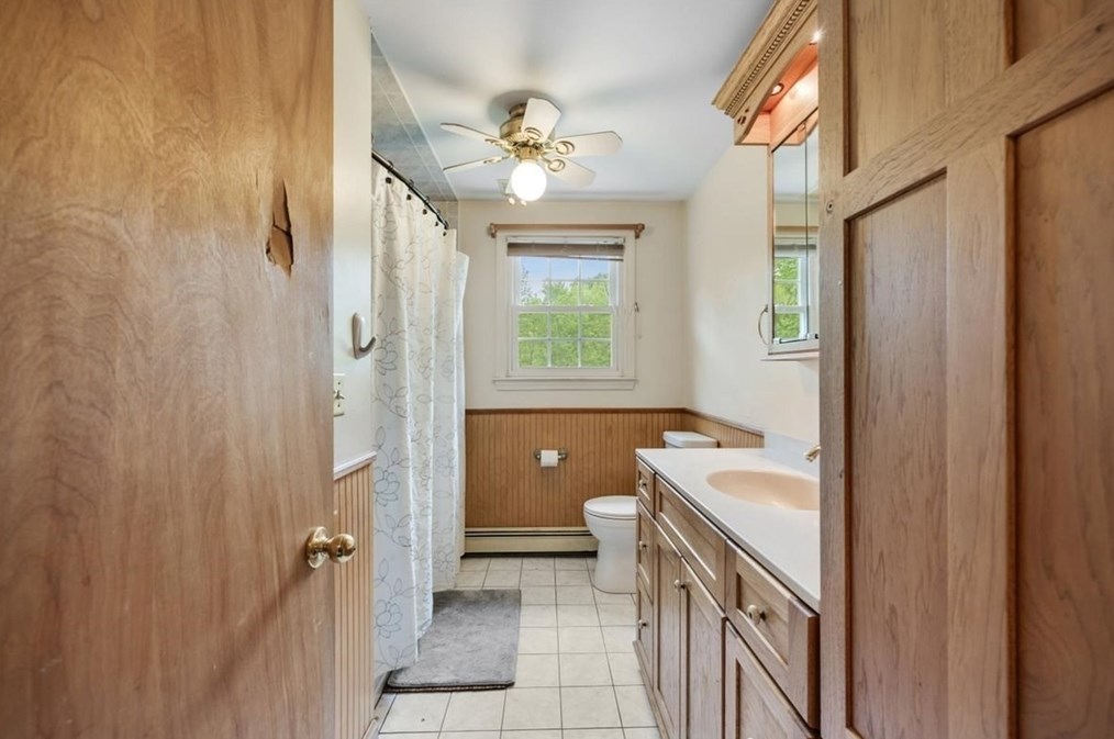 380 King St, Raynham MA  02767-1382 exterior