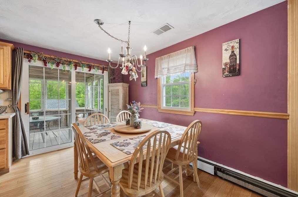 380 King St, Raynham MA  02767-1382 exterior