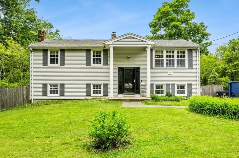 380 King St, Raynham MA  02767-1382 exterior