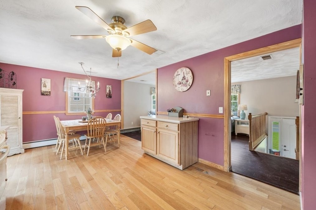 380 King St, Raynham MA  02767-1382 exterior