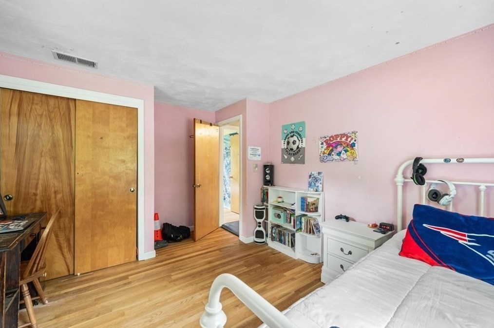 380 King St, Raynham MA  02767-1382 exterior