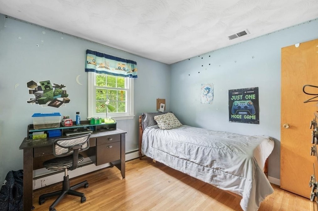 380 King St, Raynham MA  02767-1382 exterior