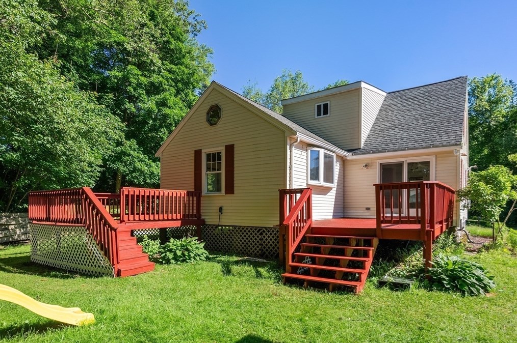 9 Brk Rd, Auburn MA 01501 exterior