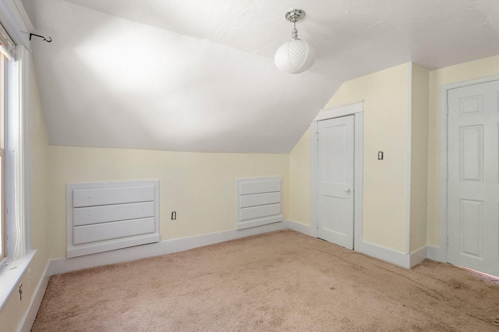 9 Brk Rd, Auburn MA 01501 exterior