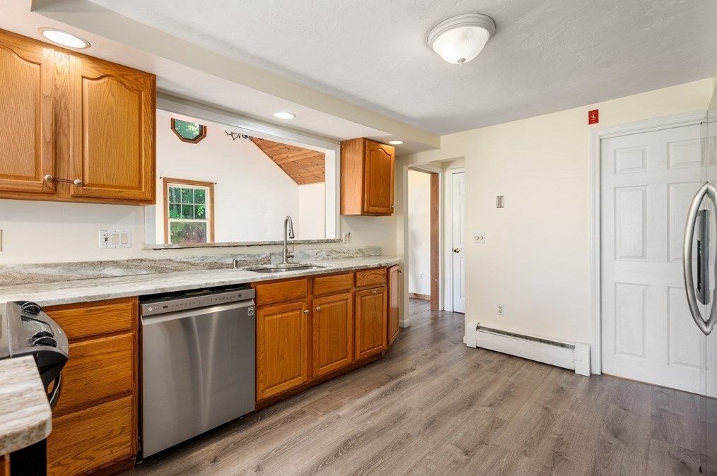 9 Brk Rd, Auburn MA 01501 exterior