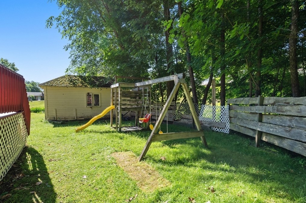 9 Brk Rd, Auburn MA 01501 exterior