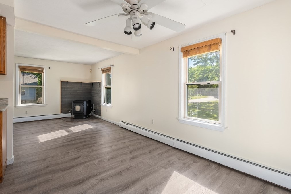 9 Brk Rd, Auburn MA 01501 exterior