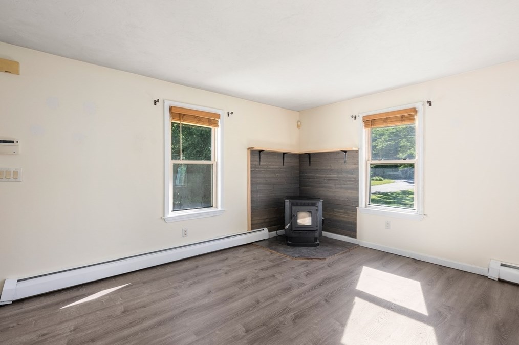 9 Brk Rd, Auburn MA 01501 exterior